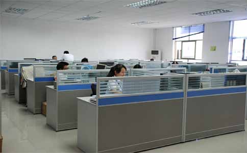 通發(fā)激光的辦公室很安靜，同事很友善